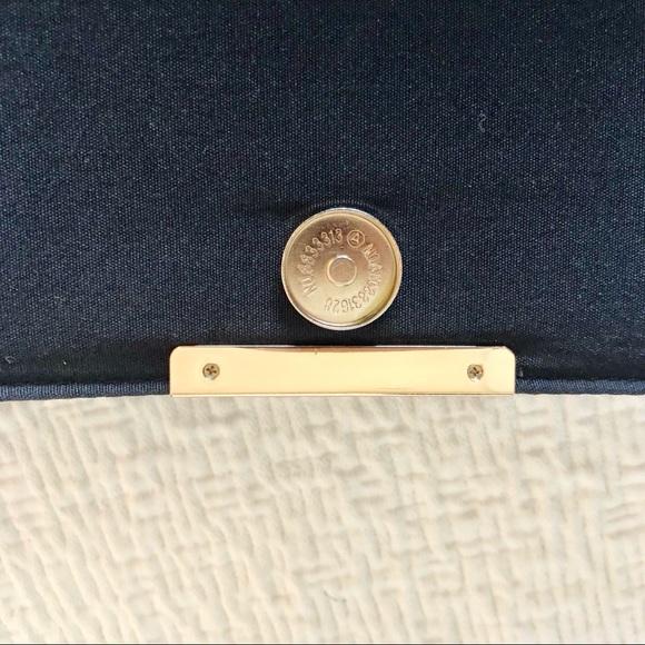 New Look Faux Suede Textured Sling Handbag - Picture 8 of 14